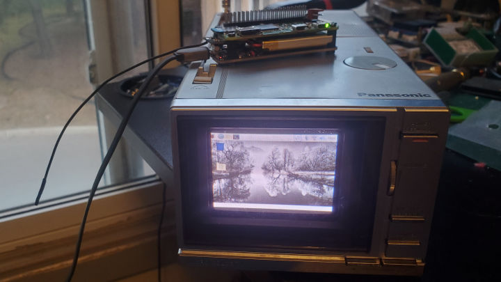 Raspberry PiはUHFチャンネルをCRT TVに放送します