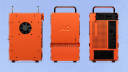 ティーンエイジ・エンジニアリングのフラットパックPCケース「computer-1」は、オレンジ色で非常に価格が高い。